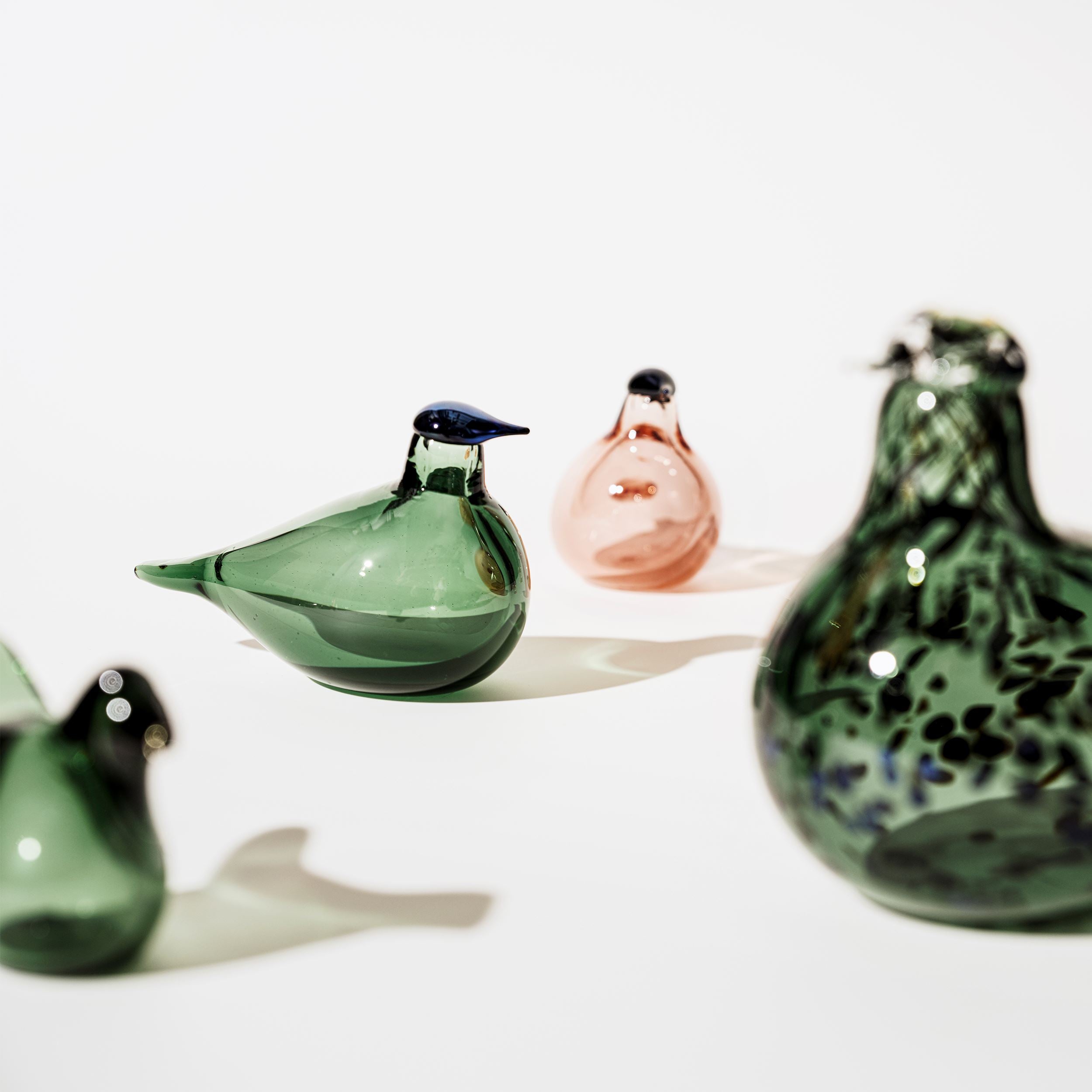 Birds by Toikka Flycatcher 95x60mm pine green-salmon pink | Iittala