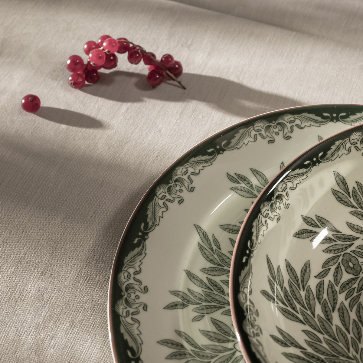 Ostindia Floris plate flat 27cm grön - Ostindia Floris plate 27cm green