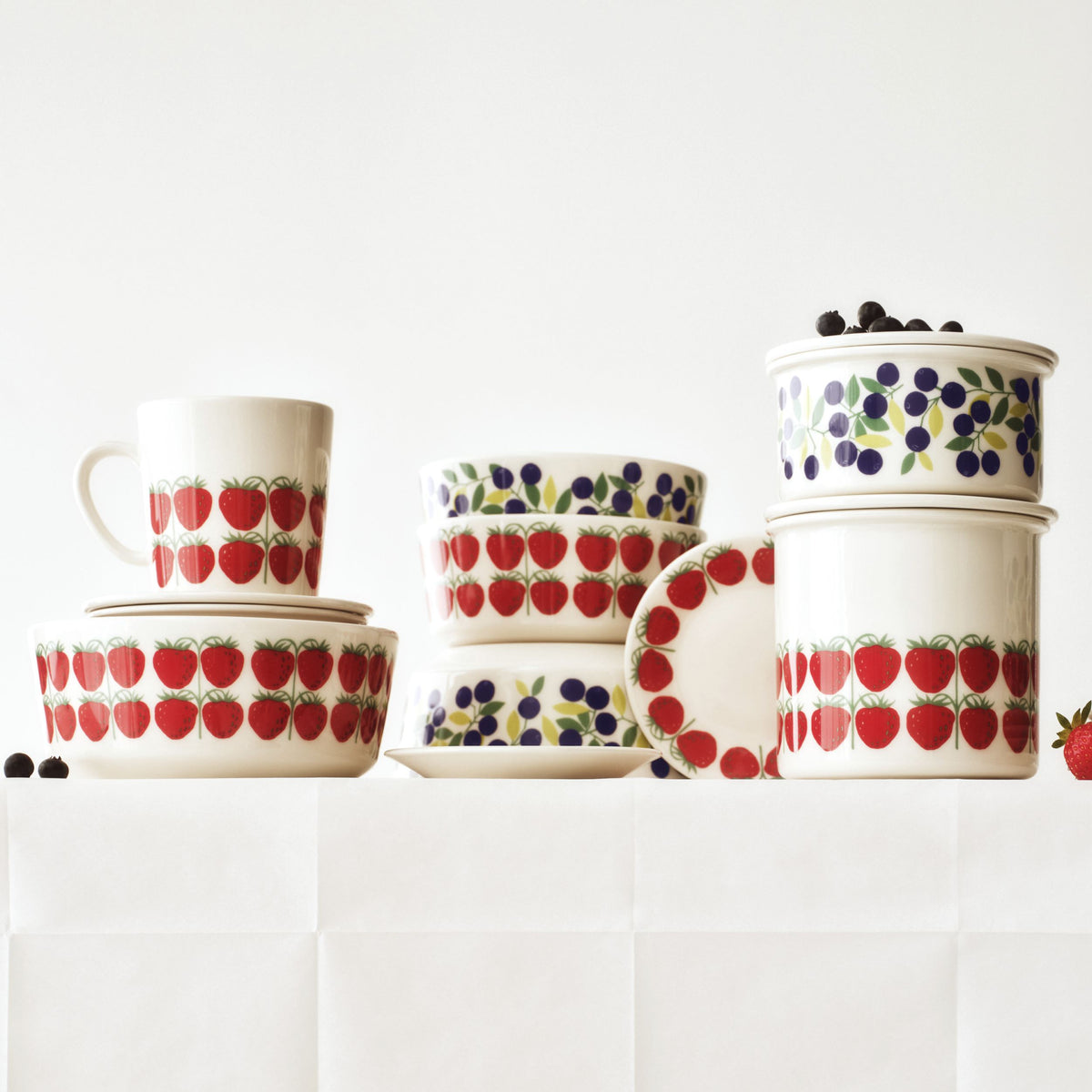 Pomona bowl 13cm strawberry