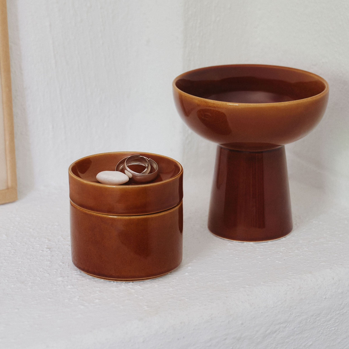 Kirnu treasure jar 11x10cm glossy brown