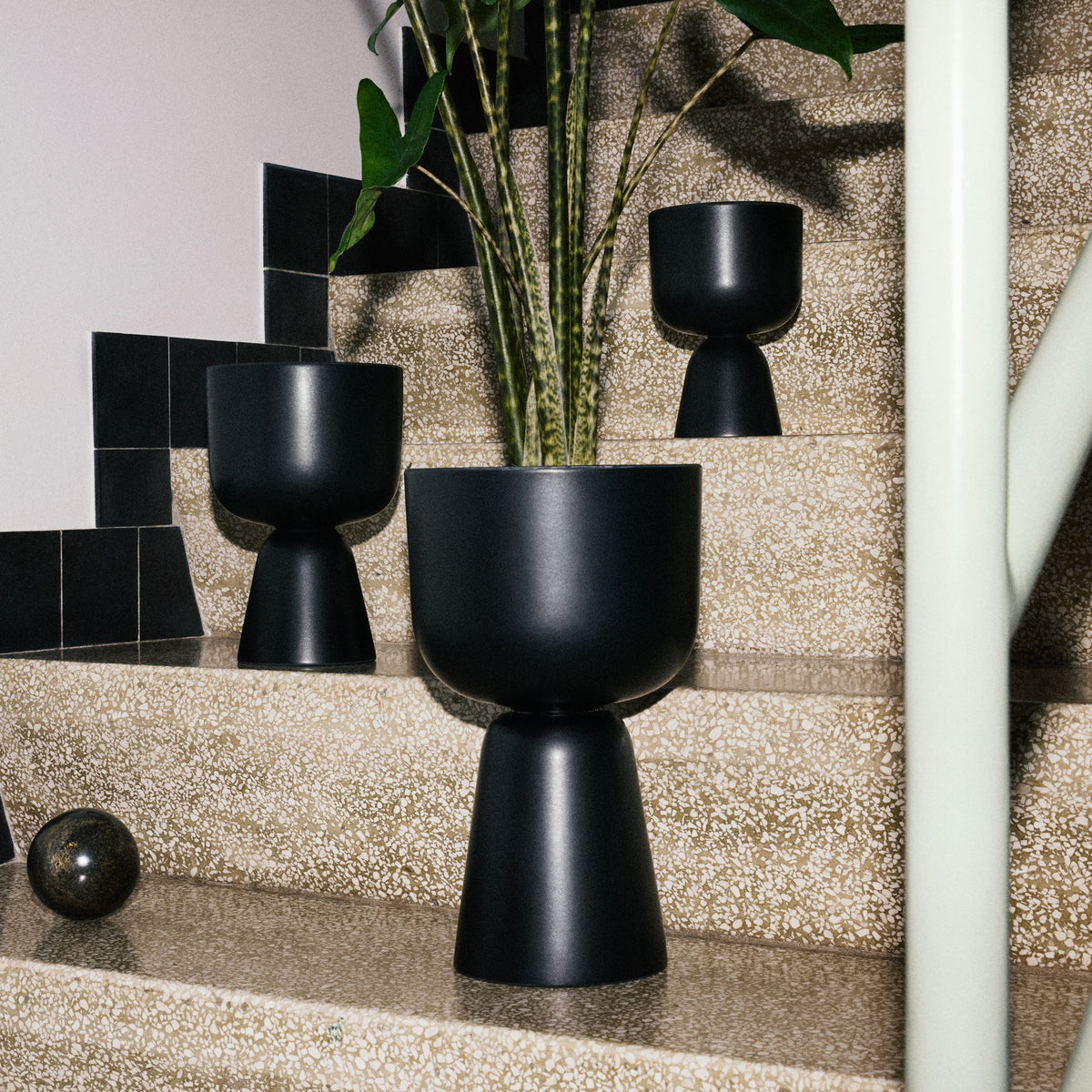 Nappula bloempot 320 x 190 mm matzwart - Nappula plant pot 320x190 matte black